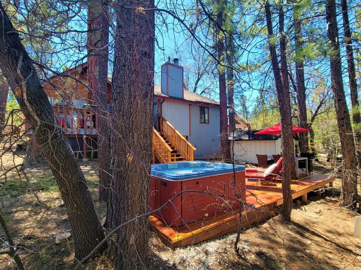 Four Seasons Getaway-Private Hot Spa With Pine Tree Views-Walk To Village And Pineknot Trailhead-Plus King Bed! Big Bear Lake Luaran gambar