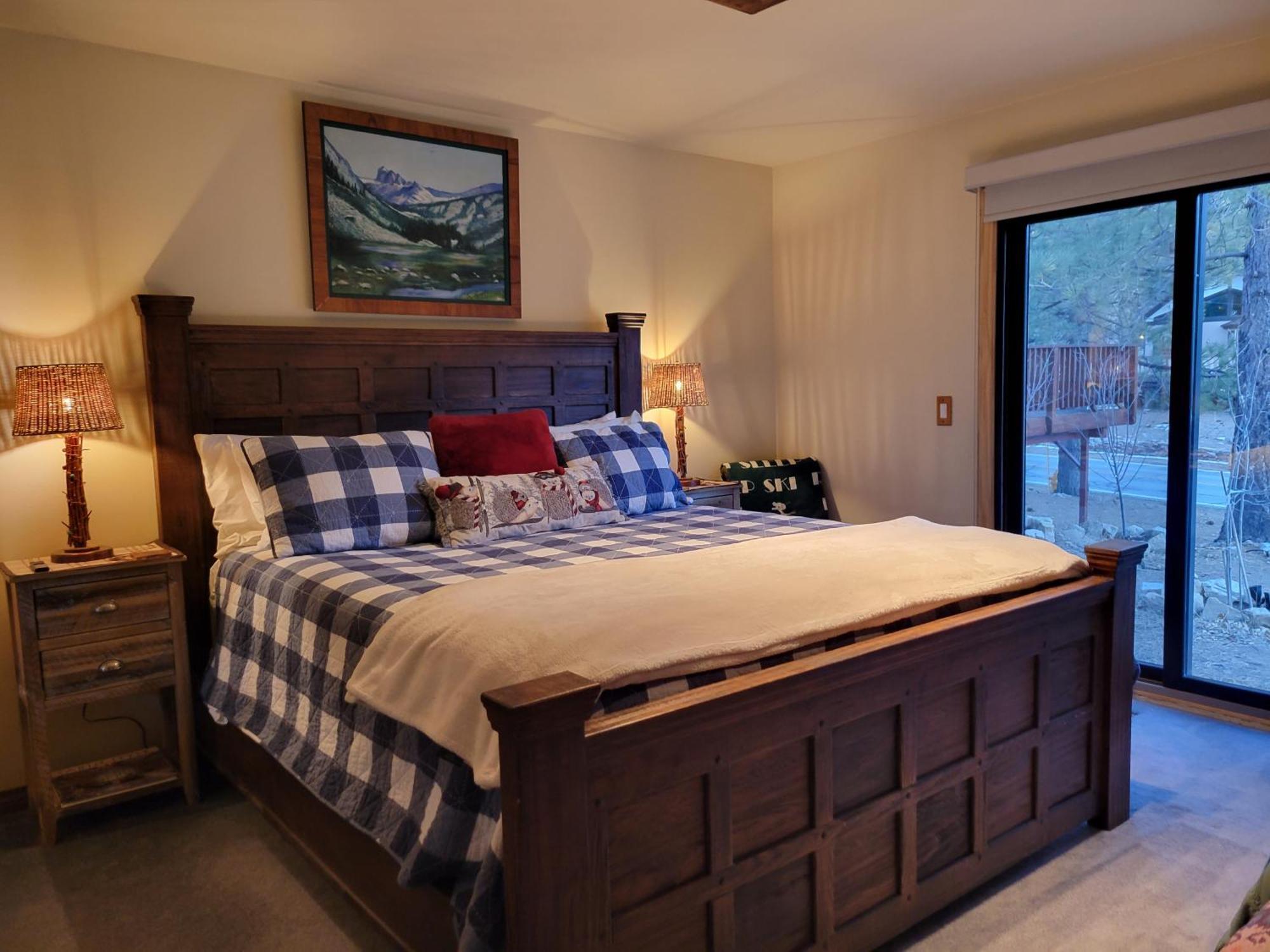 Four Seasons Getaway-Private Hot Spa With Pine Tree Views-Walk To Village And Pineknot Trailhead-Plus King Bed! Big Bear Lake Luaran gambar